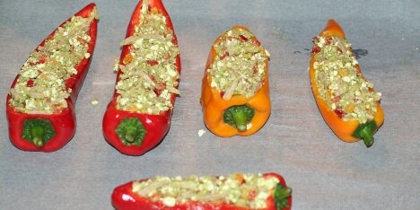 Fyldet kommes i snackpebrene.