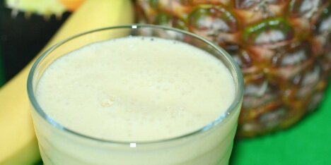 Cremede og lette smoothies? Prøv denne med ananas og banan.