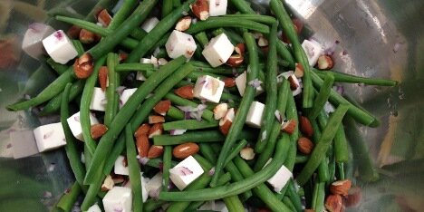 Et kig ned i salatskålen.