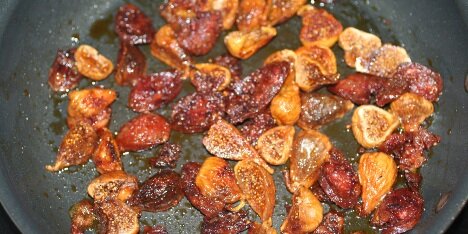 Mens de steges på panden.