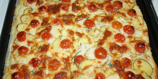 Kartofler og rosmarin smager fantastisk sammen - også på pizza. 