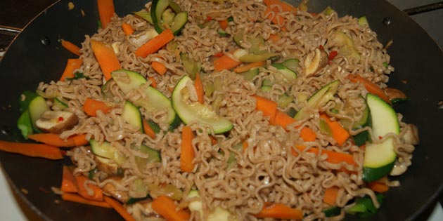 Den færdige wok-ret