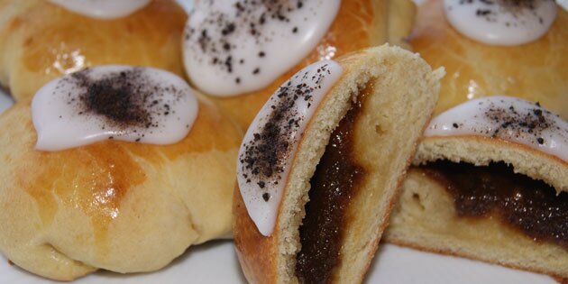 Lakridsen giver en salt undertone til fyldets sødme.