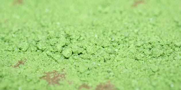 Rør i blandingen jævnligt, så den ikke klumper sammen.