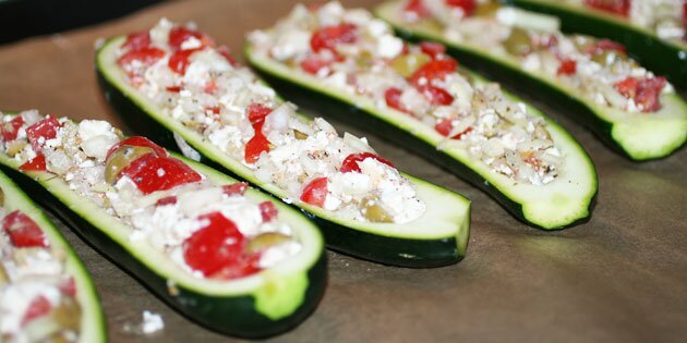 Fyldte med smag og farve er squasherne klar til at komme i ovnen.