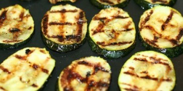 Pande med grillet squash.