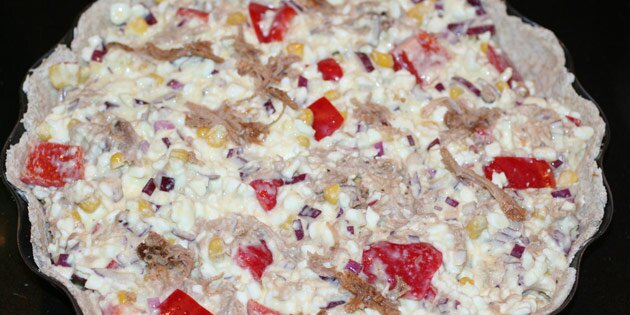 Tærten er klar til at komme i ovnen.