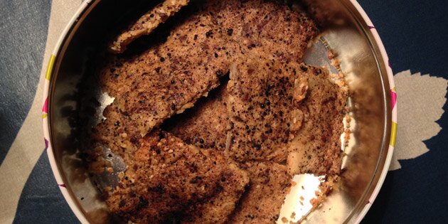 Opbevares i en tætlukkende beholder.