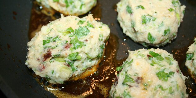 Dellerne steges på panden.