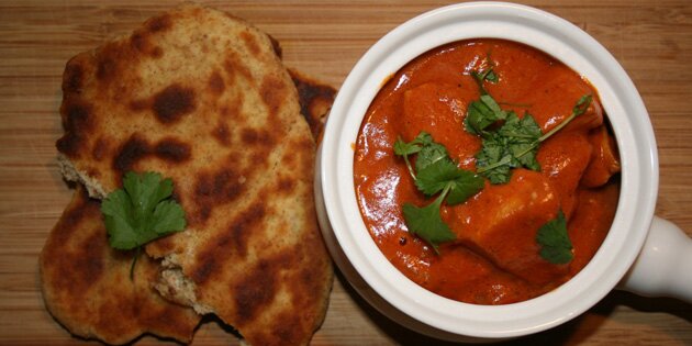 Server evt. med naan-brød som her.