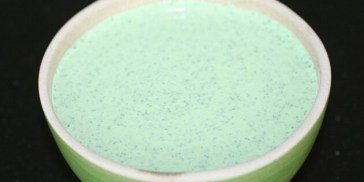 Skøn persillecreme med en sart grøn farve.