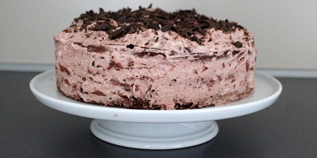Den flotte rutebilslagkage med chokoladestykker.