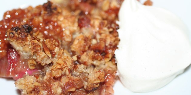 Her serveret med creme fraiche.