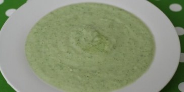 Suppe med den dejlige grønne farve.