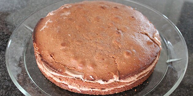 Cremen fordelt imellem bundene.