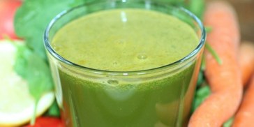 Et glas friskpresset grøntsagsjuice.