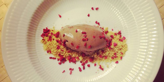 Kiks, chokoladeis og frysetørrede hindbær