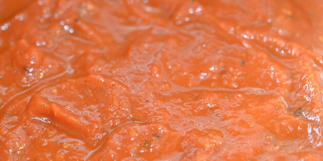 I denne opskrift blendes saucen let, så den stadig har lidt struktur.