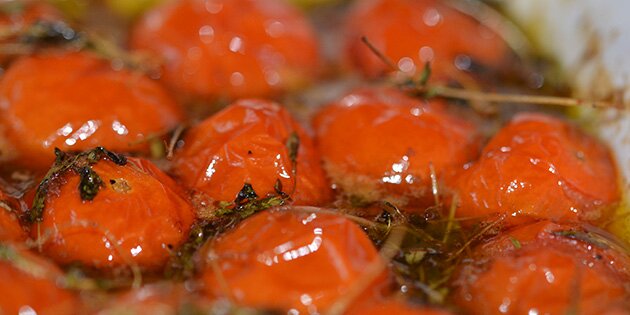 Billede 2: Helt tæt på de sødmefulde tomater.