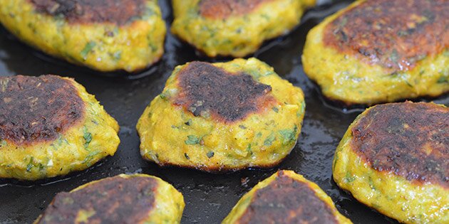 De steges på begge sider.