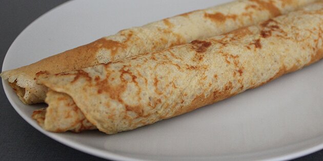 Her er pandekagerne rullet sammen med lidt syltetøj.