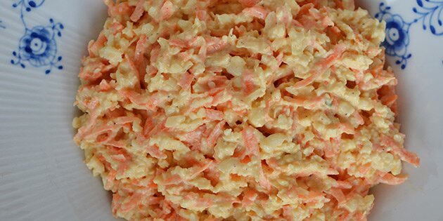 Revede gulerødder og blomkål forenet i en skøn dressing.