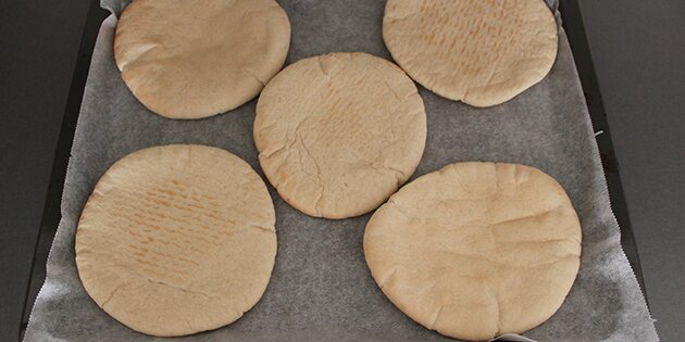 Købefærdige pitabrød.