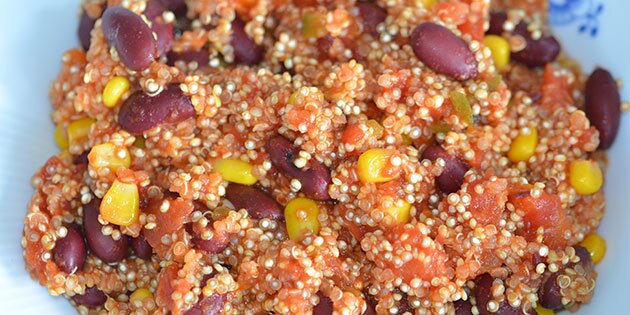 Her kan man bedre se quinoaen og de andre vegetariske ingredienser.