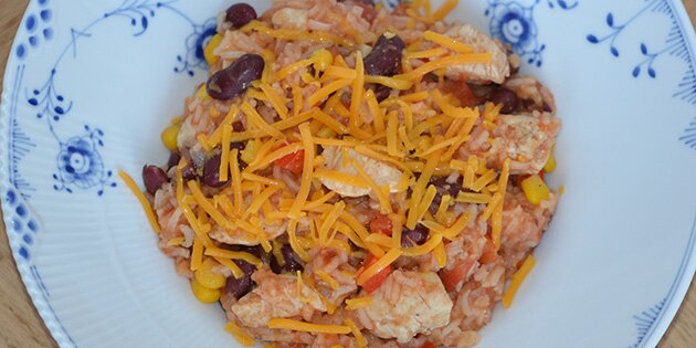 Der drysses med revet cheddar.