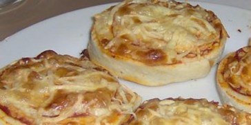 Pizzasnegle er nemme at lave og velegnede i f.eks. madpakken.