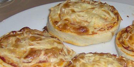 Pizzasnegle er nemme at lave og velegnede i f.eks. madpakken.