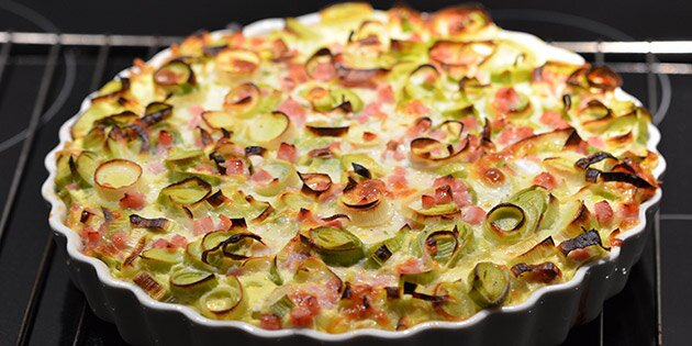 Her er tærten lige kommet ud af ovnen.