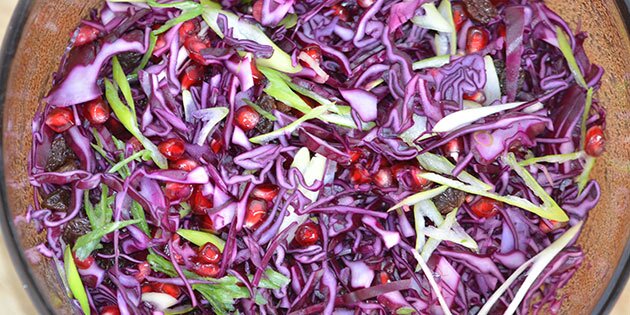 Frisk og farverig salat.