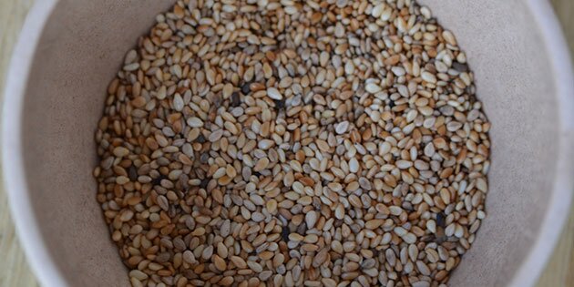 De ristede sesamfrø.