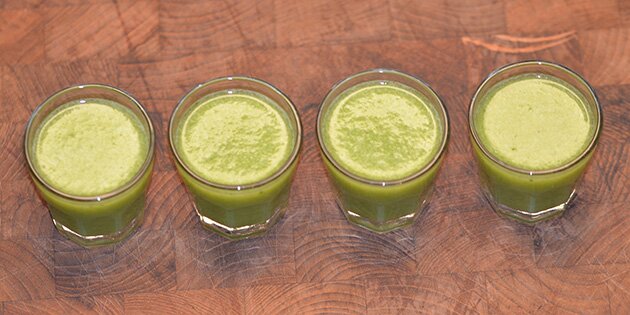 Korianderjuicen kan også drikkes som små shots.