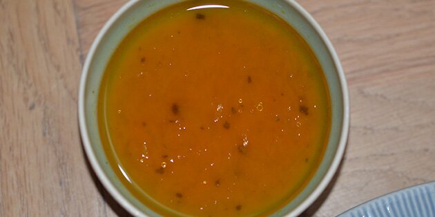 Sød og aromatisk dressing klar til servering