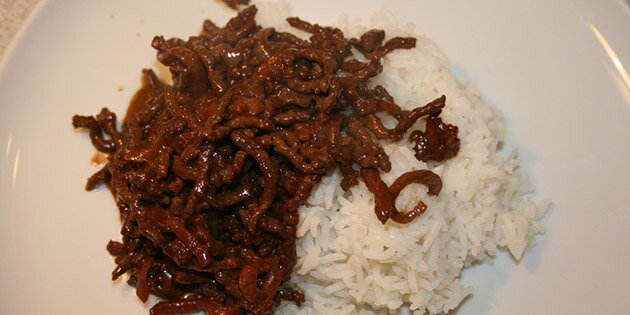 Fløden gør sovsen ekstra cremet