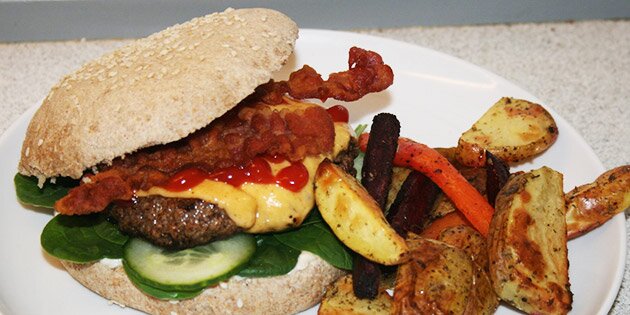 Burgeren kan eksempelvis serveres med skønne ovnkartofler