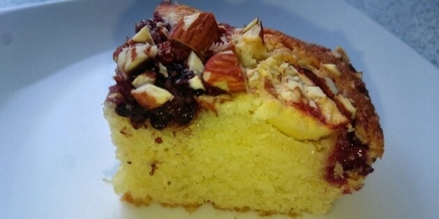 Dejlig svampet indvendig og med knasende mandler på toppen