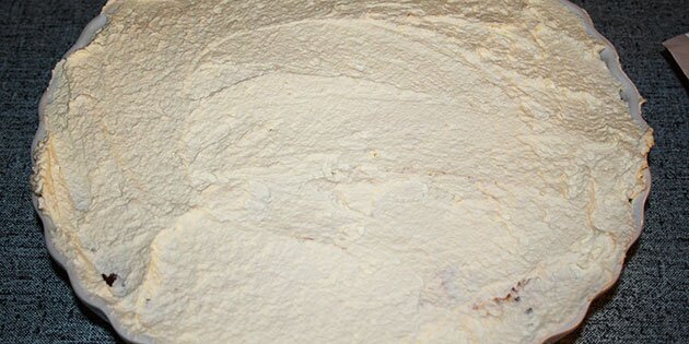 Dækket af et syndigt lag flødeskum