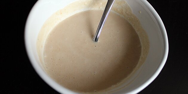 Skøn dip med kokosmælk og peanutbutter.