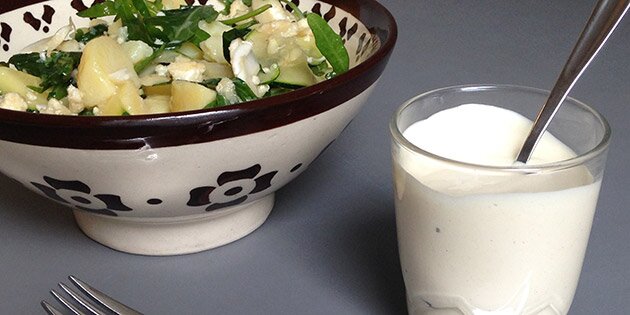 Dressingen går godt sammen med frikadeller og kartoffelsalat