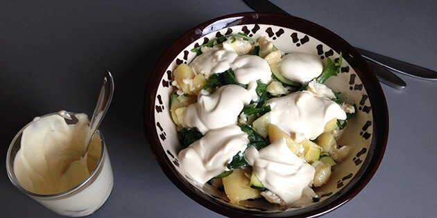 Sennep giver en skøn smag til kartoffelsalaten
