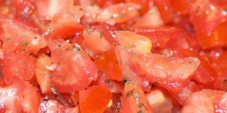 Med denne opskrift tager det kun 5 minutter, at lave lækker tomatsalsa.