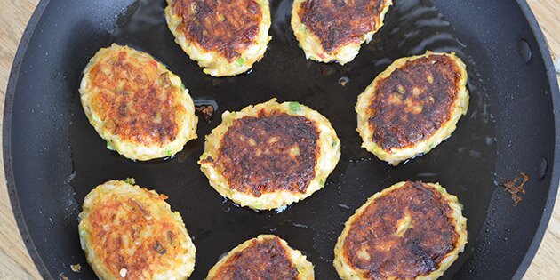 Dellerne steger på panden.