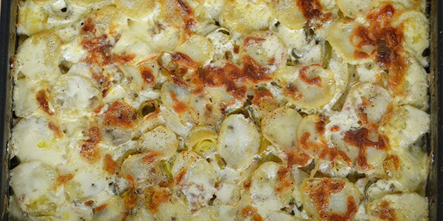 Fadet passer sig selv i ovnen.