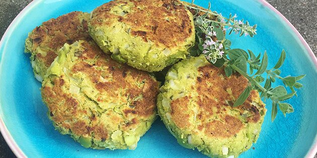 Lækre veganske bønnefrikadeller.