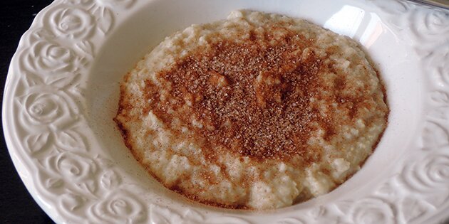 Drys evt. lidt kanelsukker på toppen af grøden