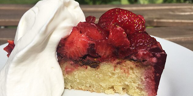 Servér f.eks. med flødeskum eller creme fraiche.