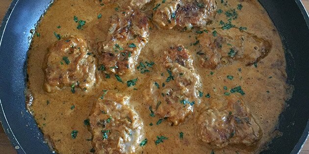 Server retten med f.eks. kogte kartofler eller ris til.